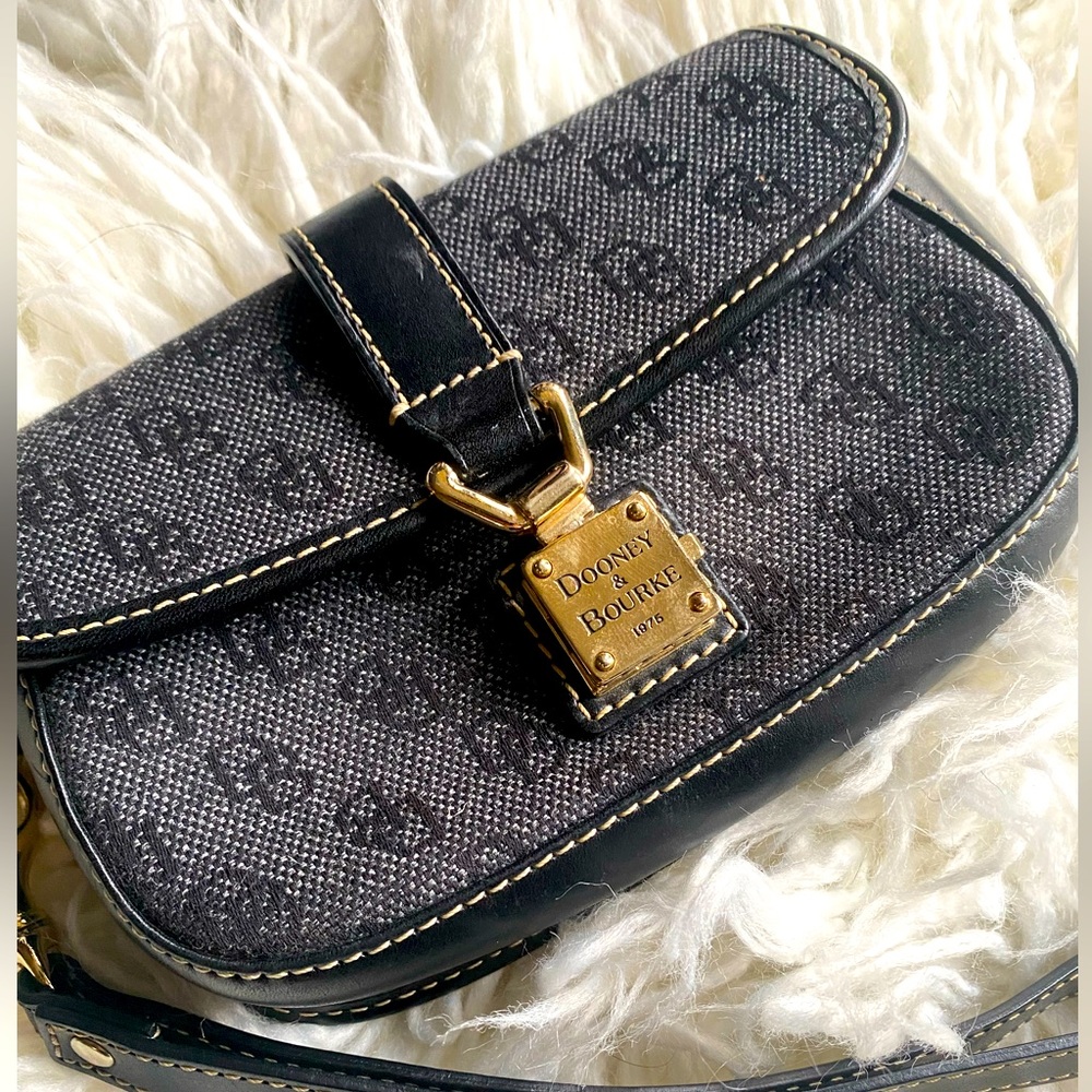 Dooney & Bourke small wallet purse